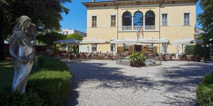 villa-e-plateatico-ampia_2_68029-1555675619-1